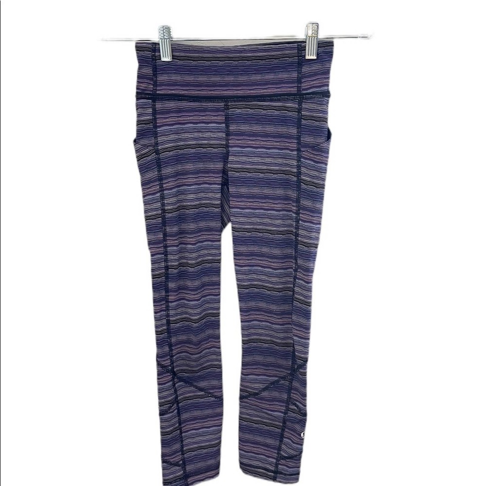 Lululemon Inspire Crop II Space Dye Twist Iris Flower Pink‎ Shell Purple Size 2 - Picture 7 of 7
